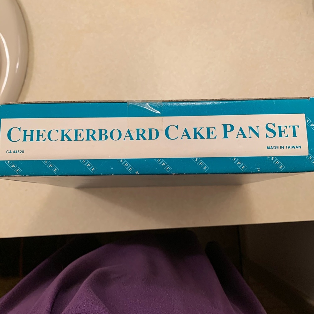 Checkerboard cake pan set